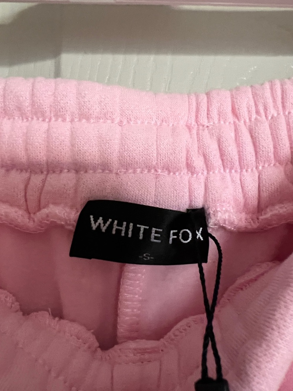 NWT White Fox - Decade Classics Varsity Lounge Shorts in Posy pink - Picture 6 of 6